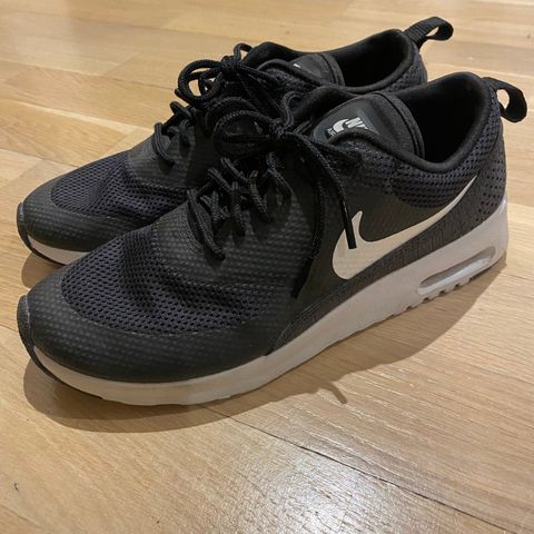 NIKE AIR MAX Thea str.38