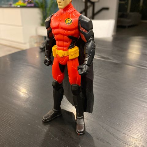 Batman & DC Universe Robin 15 cm  Action Figur