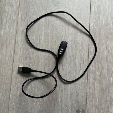 Ladekabel med ladeklype til Suunto