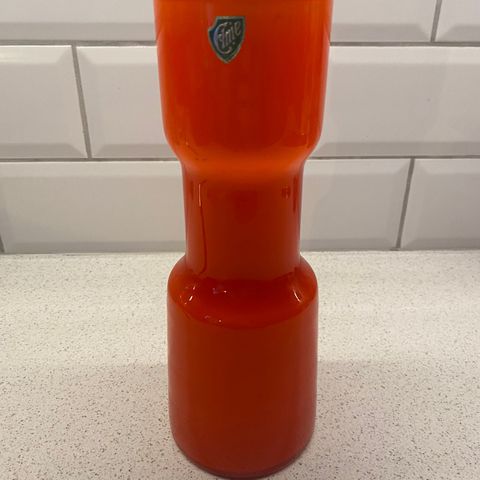 Vintage rød vase selges!