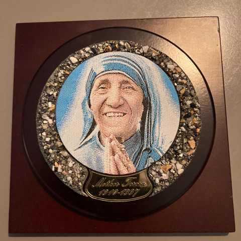 Mor Teresa bilderamme med fot, ekte stein Kosova 1910-1997
