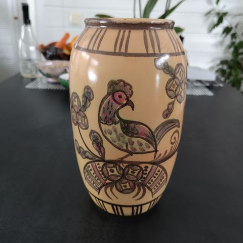 Håndmalt vase signert "E. F. Co. No 29"