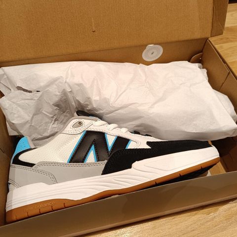 New Balance herre gutt str 43. Helt nye