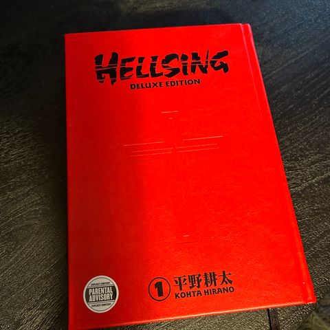 Hellsing Deluxe Edition volum 1 - manga