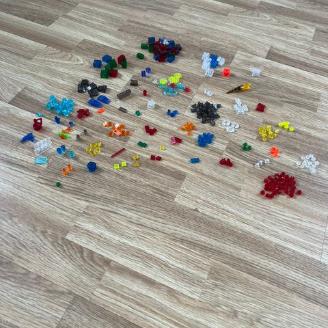 Lego transparante klosser og småbiter selges