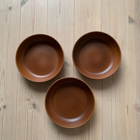Dansk design rustfarget keramikk dype asjetter