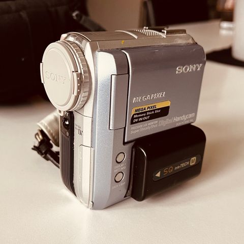 Sony DCR-PC 105 mini-DV kamera