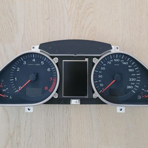 Instrumentpanel / speedometer Audi A6 + masse andre deler