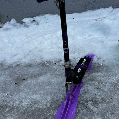 Snowscooter lilla/svart