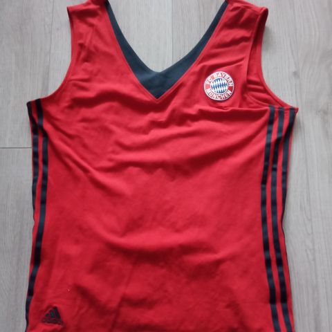 FC Bayern Munich dames tank topp i rødt XL selges