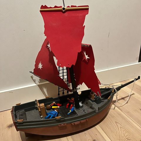 Playmobil sjørøverskip selges