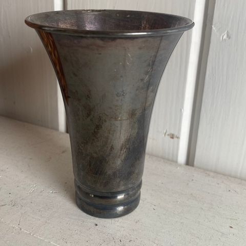 Vase i sølvplett