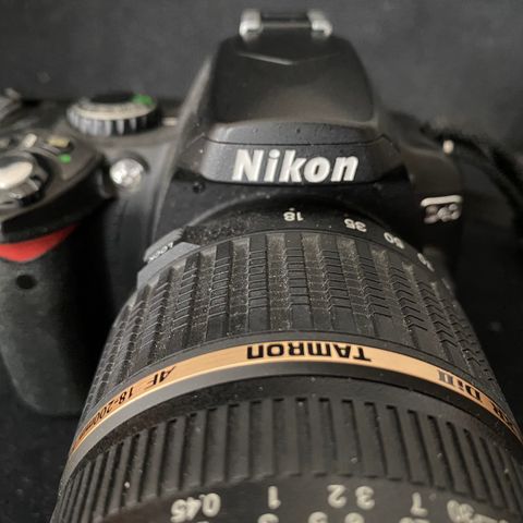 Nikon D40 m/ 18-200-objektiv