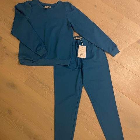 Ubrukt joggedress / kosedress fra Ichi