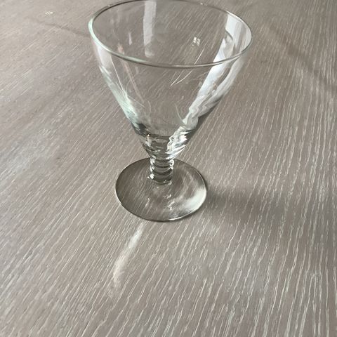Krystall stetteglass med slipt bekor.