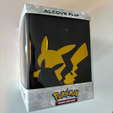 Pokemon Alcove Flip deck box