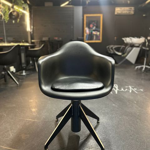 Frisørstoler «Sassi Iris Chair»