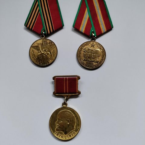 Diverse sovjetiske medaljer