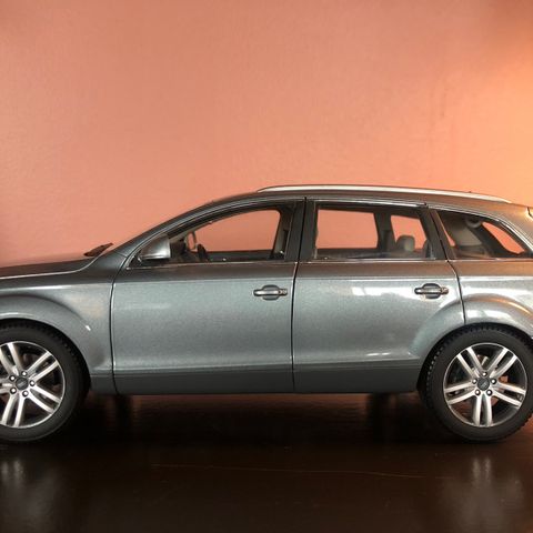 1:18 Kyosho Audi Q7 4,2