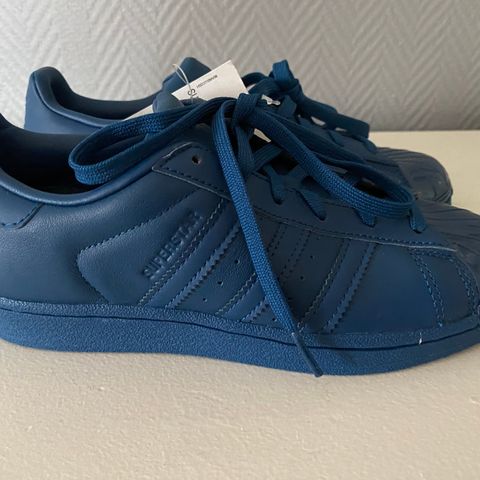 Nye Adidas sko, Superstar Glossy To, blå str 37.