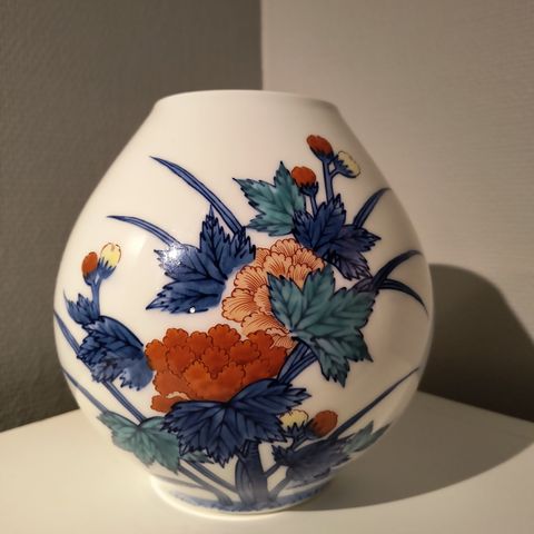 Gammel porselen vase.