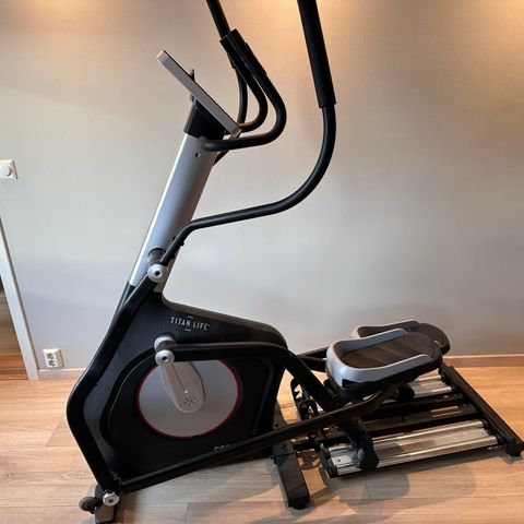 Crosstrainer Titan Life C80 Pro