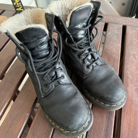 Dr. Martens Serena