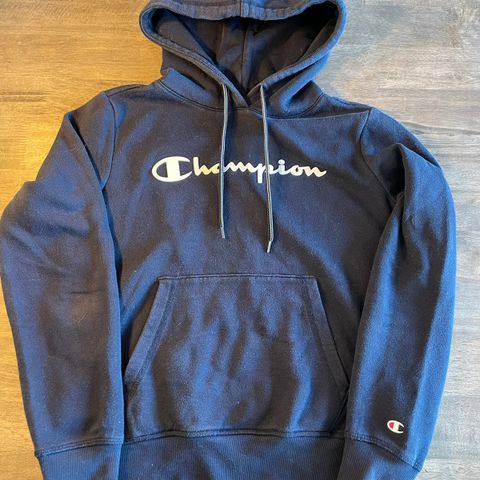 Hoodie fra Champion og Moods of Norway