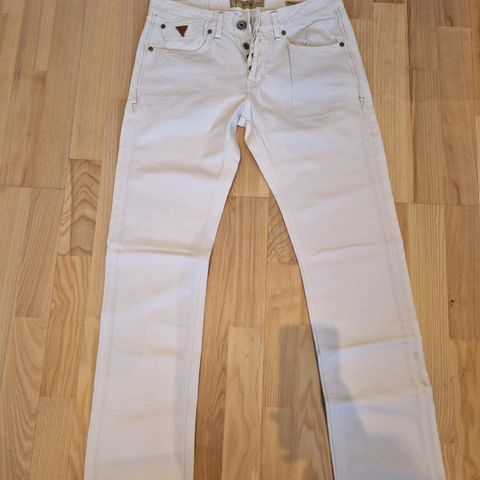 Guess bukse hvit farge, size 30