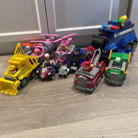 Paw Patrol biler og hunder