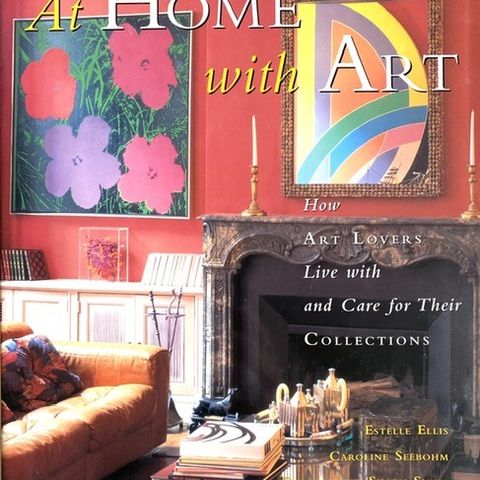 «At Home with Art» fra Thames & Hudson, 247 sider, utgitt i 1999.