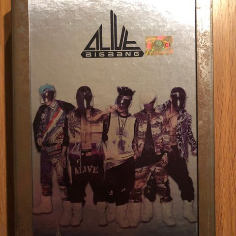 Alive BIGBANG Metall case (cd).