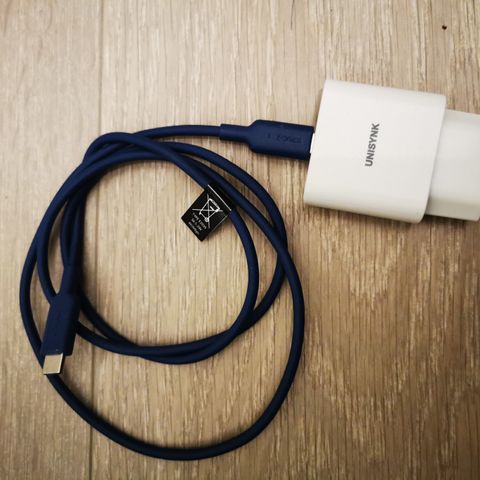 Unisynk 20W lader + USB-C med kabel