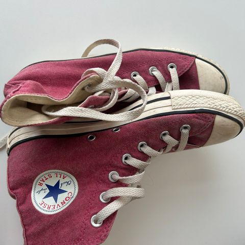 Rosa/røde Converse