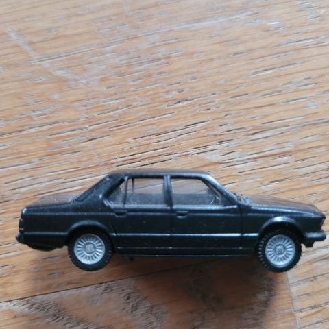 Herpa BMW 745i (E23) skala 1:87