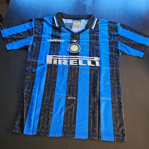 Inter Milan 1997-1998 hjemmedrakt, NY