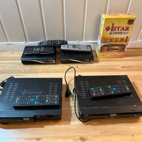 4 Dreambox satelitt-mottaker 4K og IPTV - iStar selges hele pakken for 1500 kr