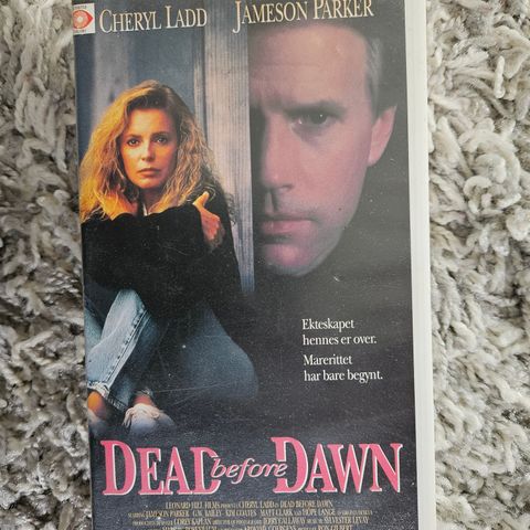 VHS Dead Before Dawn- Cherry Ladd- sann historie