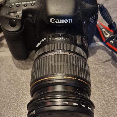 Canon D7 med 17-55mm