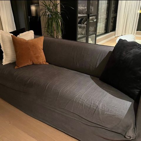 sofa 3 seter med mørkegrått lintrekk