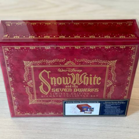 Ultimat gave for Disney-fans! Snow White and the Sewen Dwarfs - Collector Set
