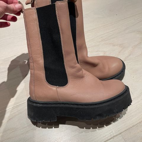 Nye Bianco-støvler/Chelsea boots i lyst skinn
