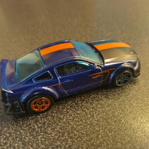 Hot Wheels 2005 Ford Mustang