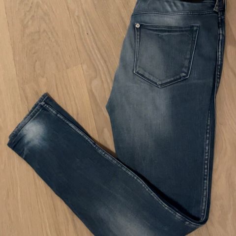 H&M SQIN jeans str 28