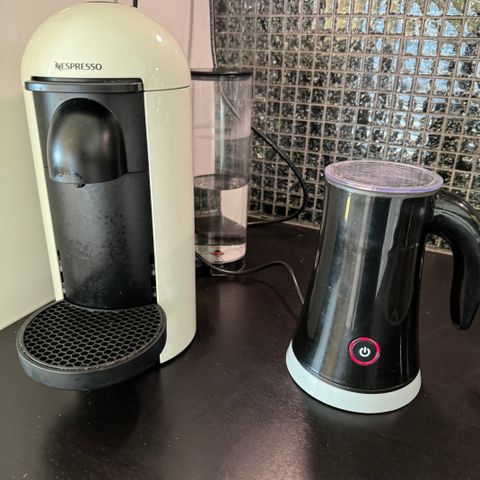 Nespresso Vertuo plus med melkeskummer selges rimelig!!