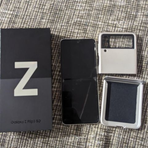 Samsung Galaxy Z flip 3 ,256GB