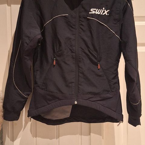 Ubrukt Swix skidress/treningsdress til dame str XS