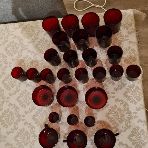 Luminarc Cavalier Ruby Red glass og dessertskåler
