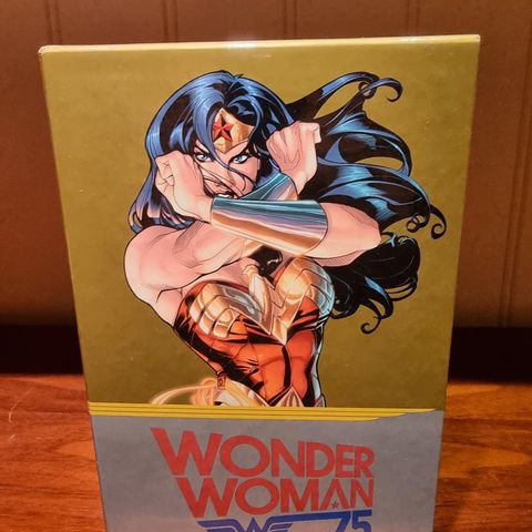 Wonder Woman 75th Anniversary Commemorativ Collection