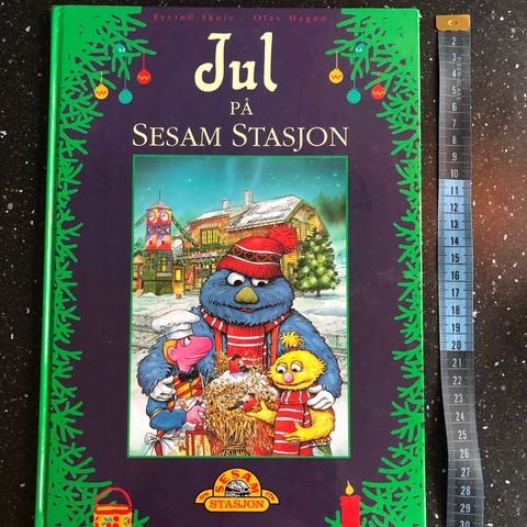 JUL PÅ SESAM STASJON - Flott adventskalenderbok med 24 fortellinger (1991)